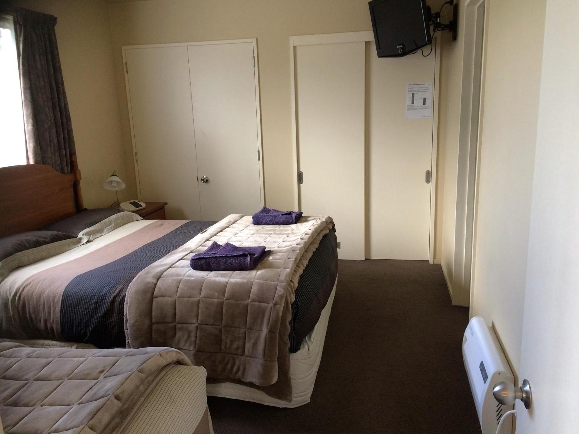 Cedar Chalets And Barkers Lodge ميثفين الغرفة الصورة