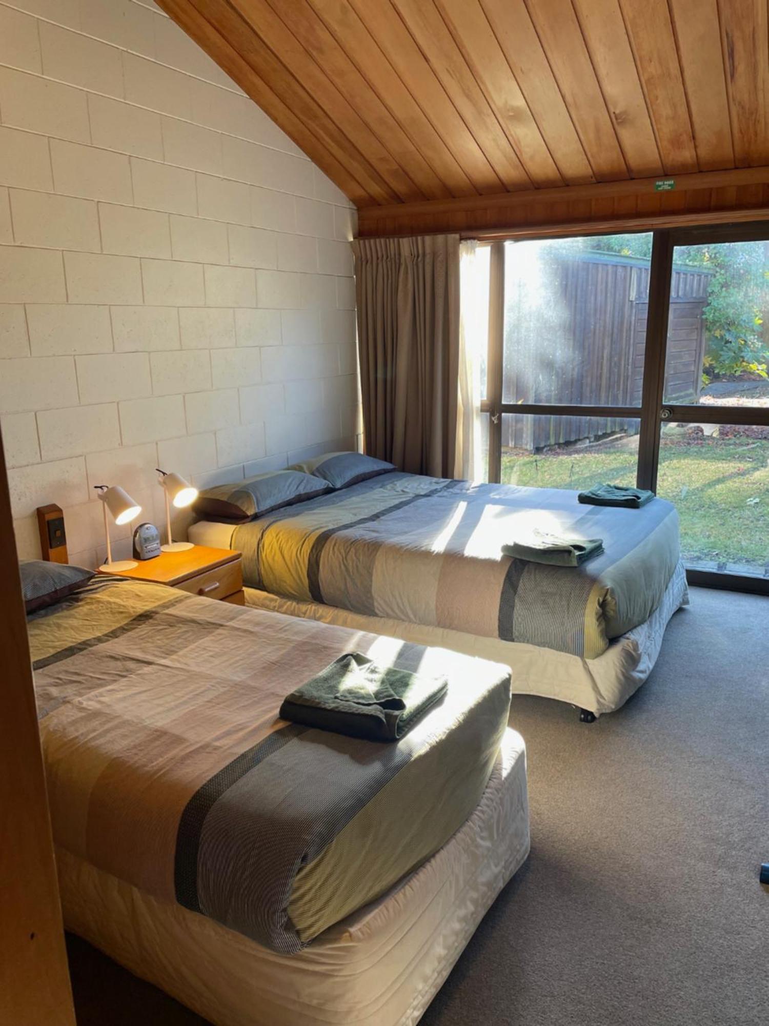 Cedar Chalets And Barkers Lodge ميثفين المظهر الخارجي الصورة