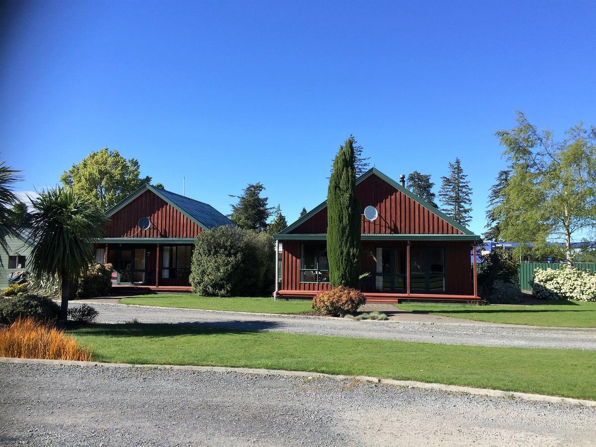 Cedar Chalets And Barkers Lodge ميثفين المظهر الخارجي الصورة