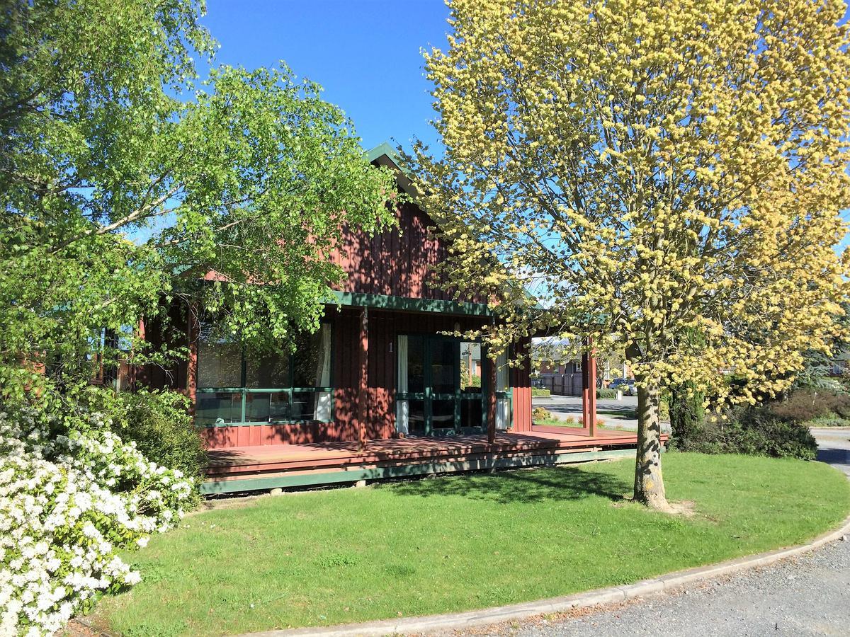 Cedar Chalets And Barkers Lodge ميثفين المظهر الخارجي الصورة